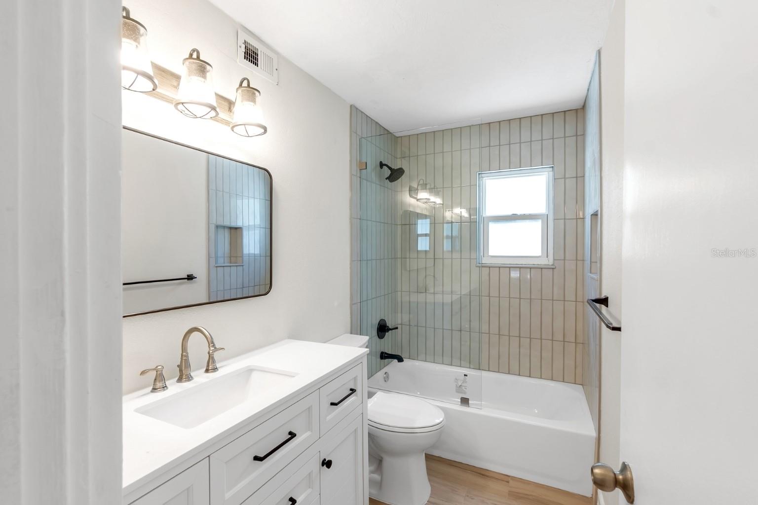 Image 23 of 79 For 3835 Almeria Court C1