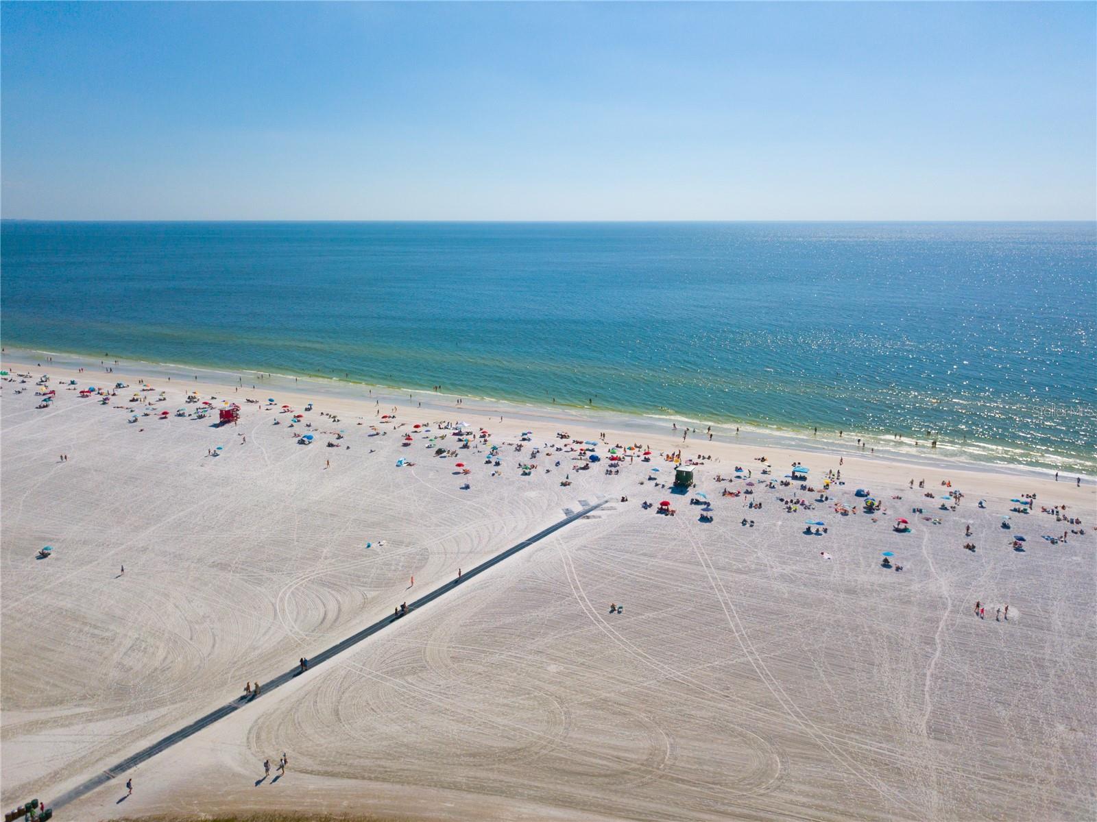 Image 40 of 79 For 3835 Almeria Court C1