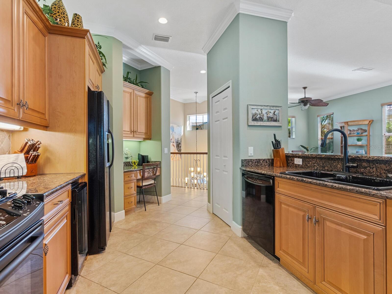 Image 16 of 73 For 12518 Harbour Landings Drive