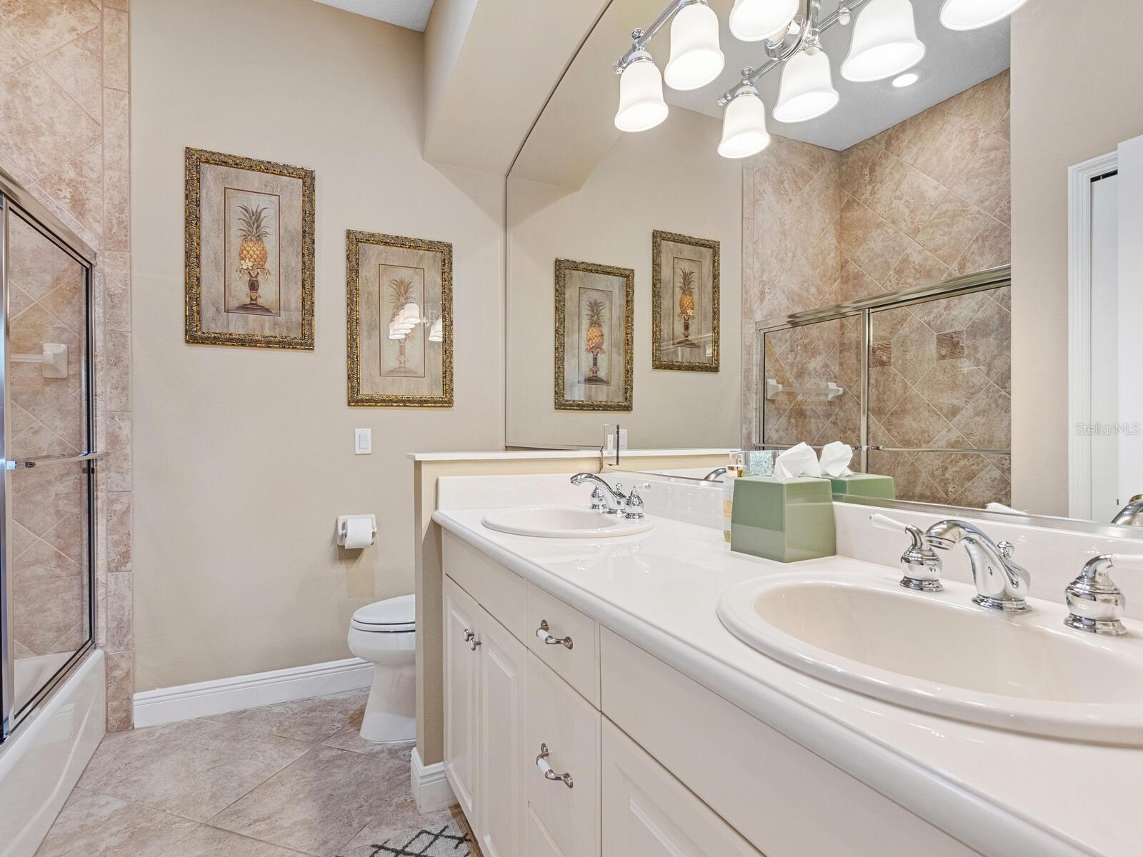 Image 33 of 73 For 12518 Harbour Landings Drive