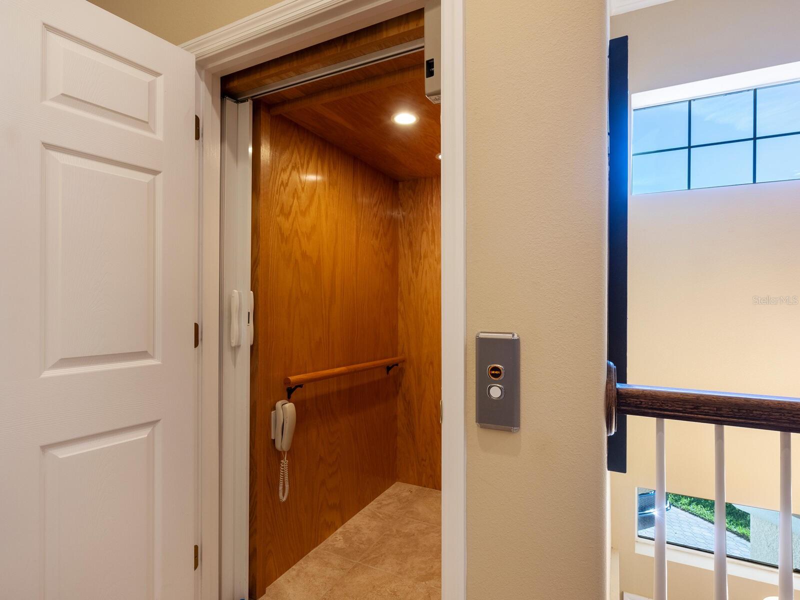 Image 35 of 73 For 12518 Harbour Landings Drive