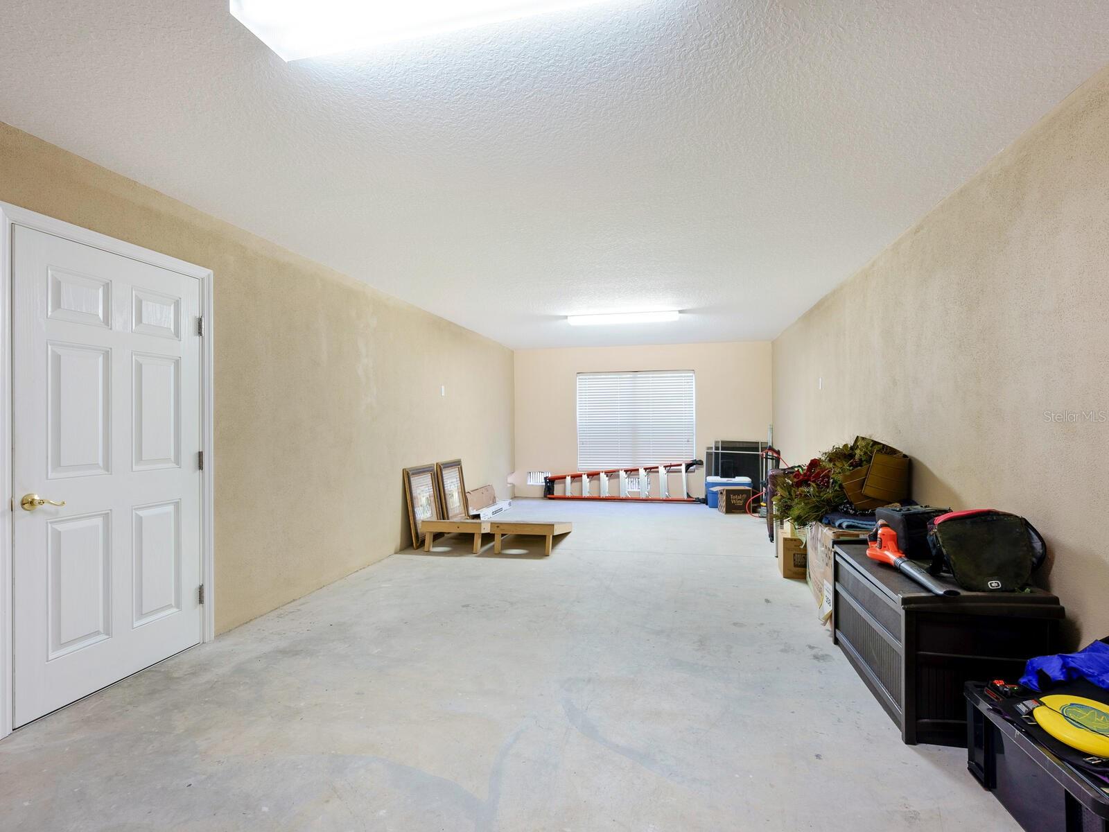 Image 42 of 73 For 12518 Harbour Landings Drive