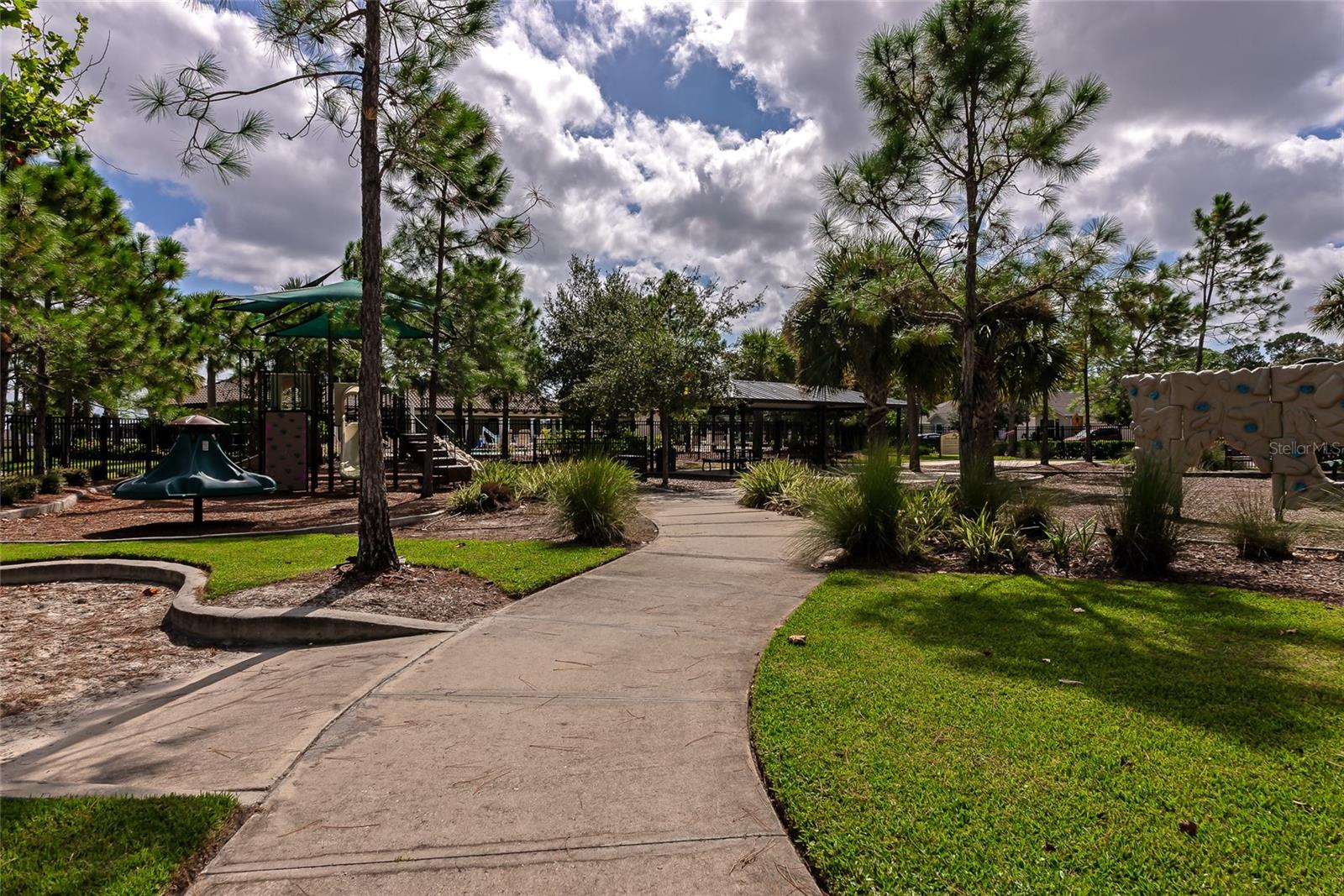 Image 32 of 33 For 15517 Rose Grove Drive