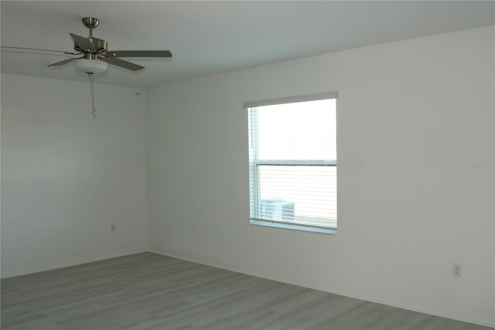 Image 10 of 33 For 8526 40th Circle E