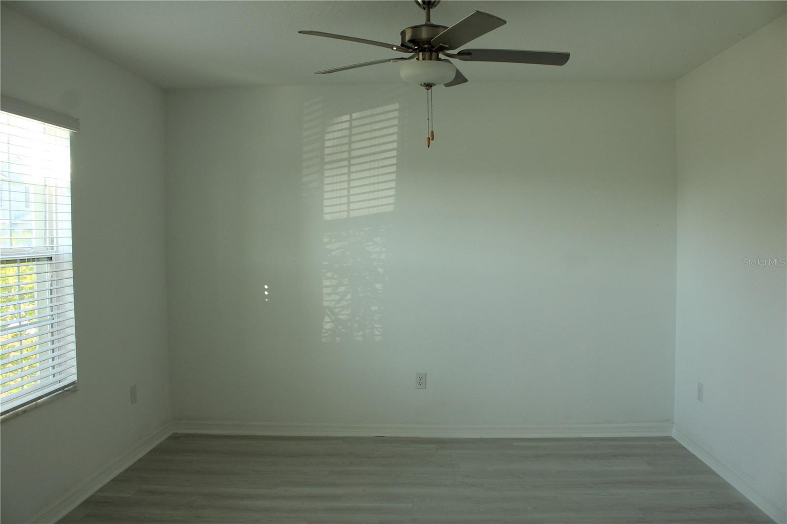 Image 13 of 33 For 8526 40th Circle E