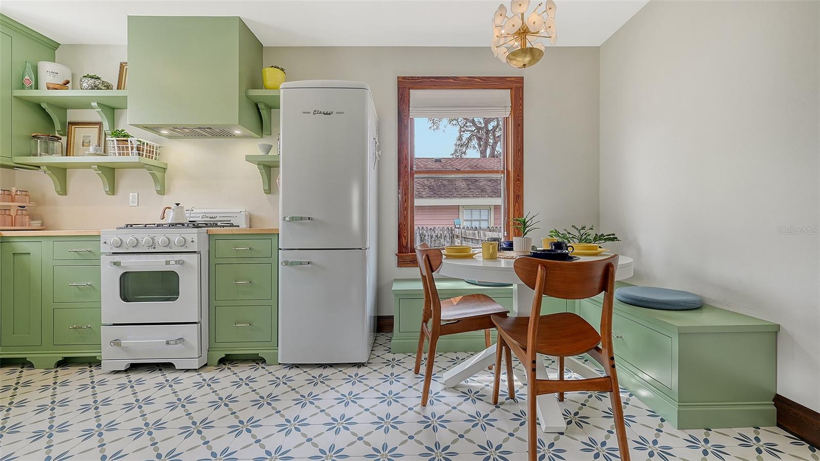 Image 13 of 63 For 310 Osprey Avenue