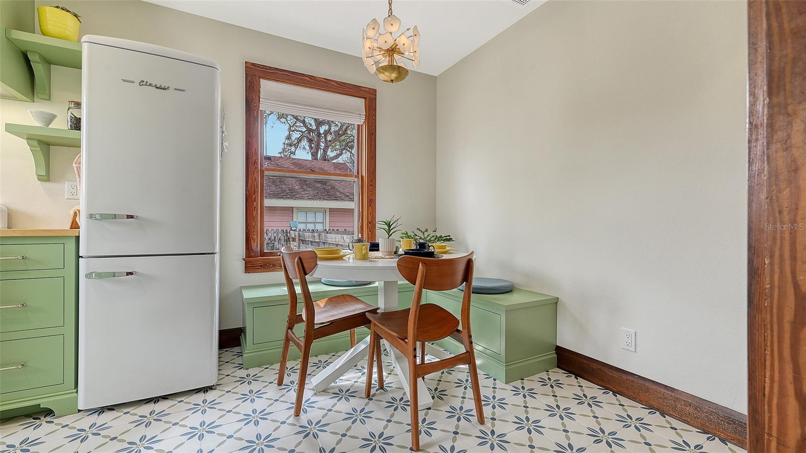 Image 19 of 63 For 310 Osprey Avenue