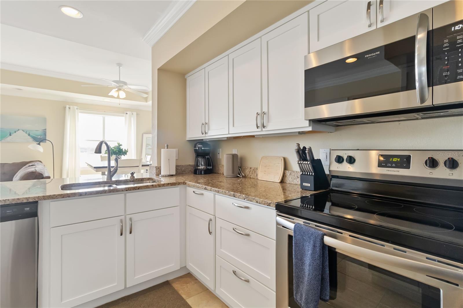 Image 16 of 41 For 1030 Villagio Circle 207