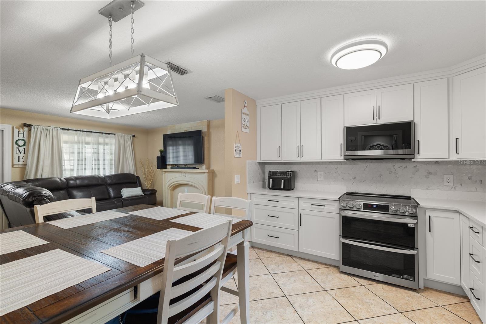 Image 11 of 26 For 1735 4th Avenue E