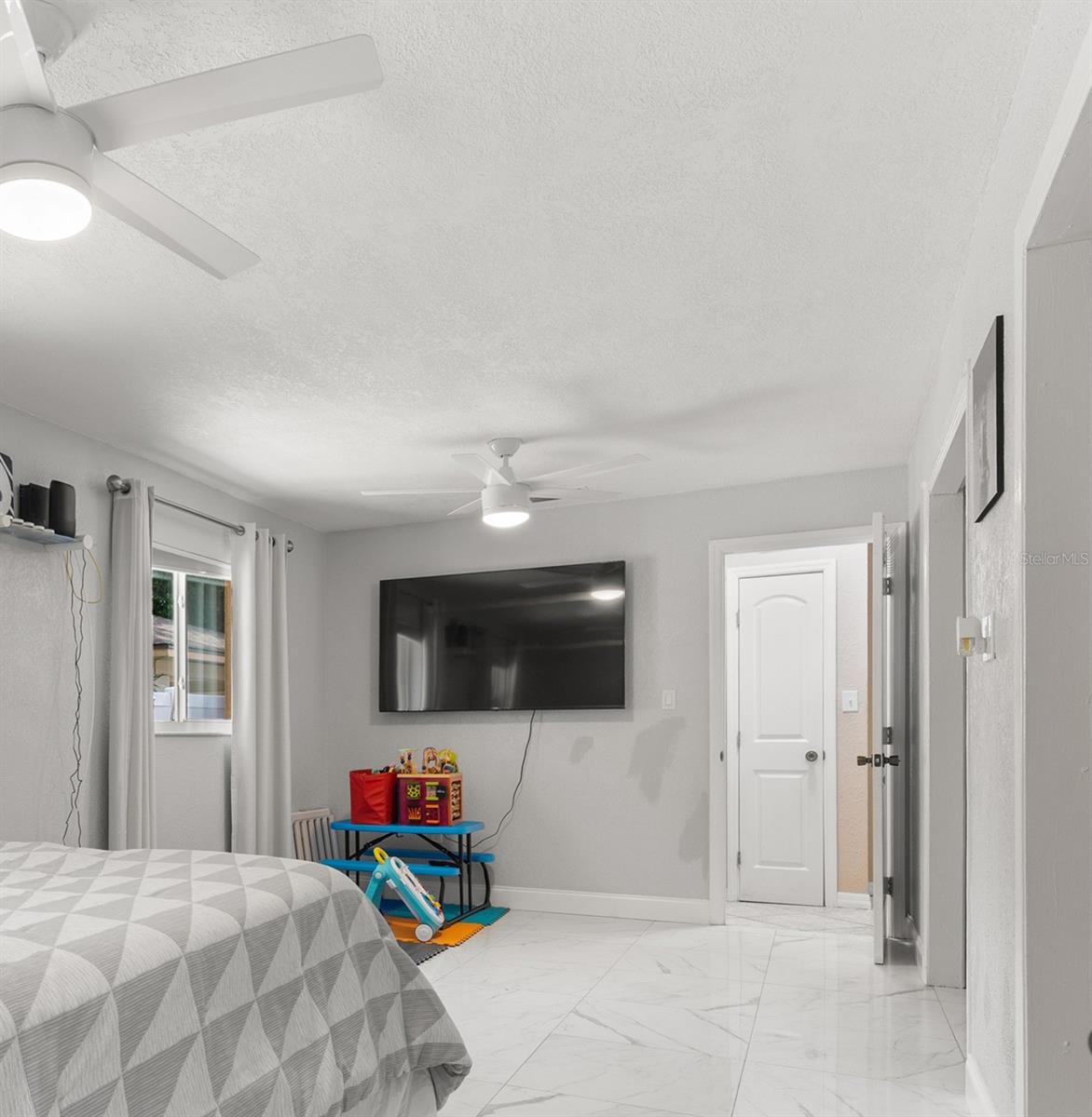 Image 13 of 26 For 1735 4th Avenue E