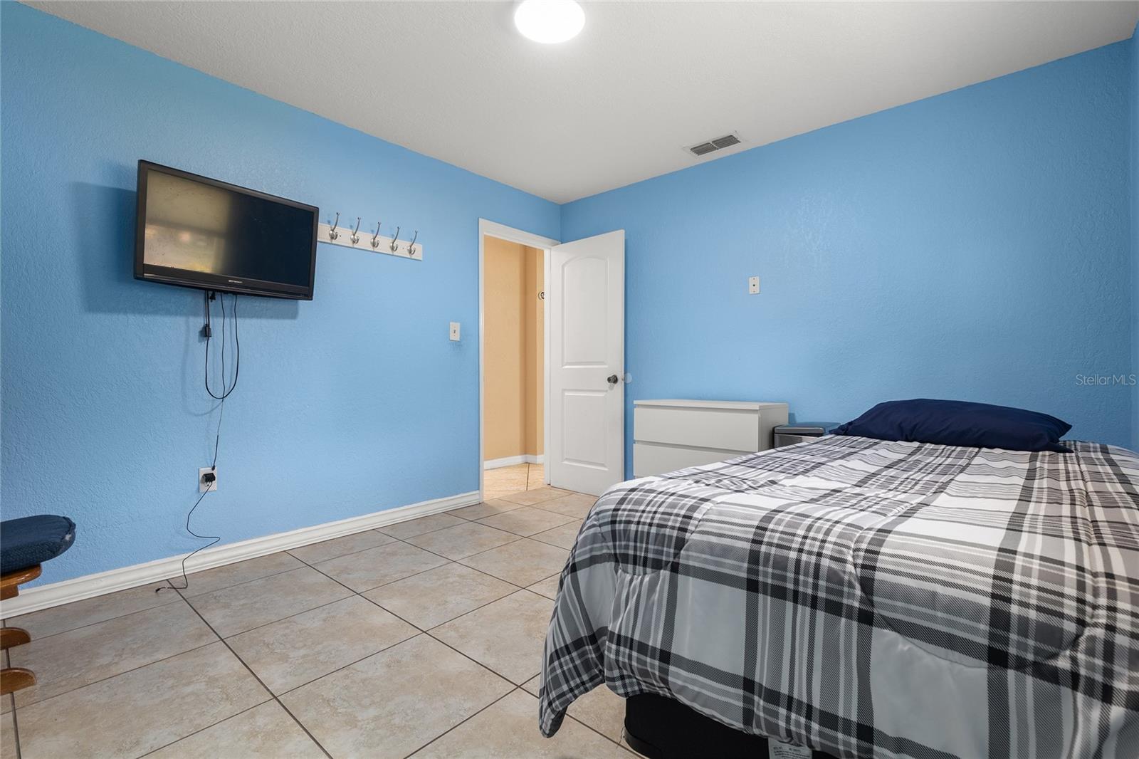 Image 14 of 26 For 1735 4th Avenue E