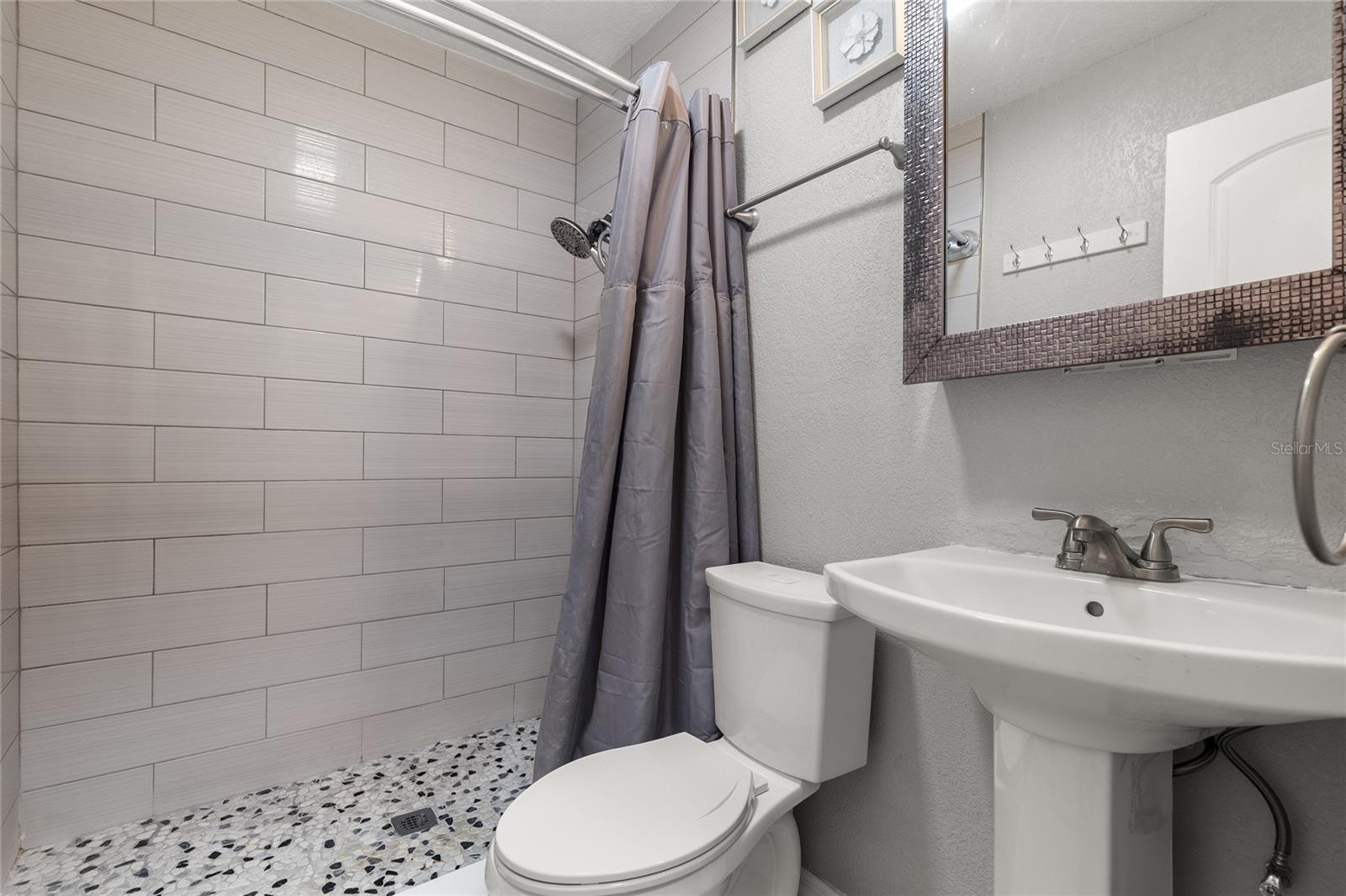 Image 16 of 26 For 1735 4th Avenue E