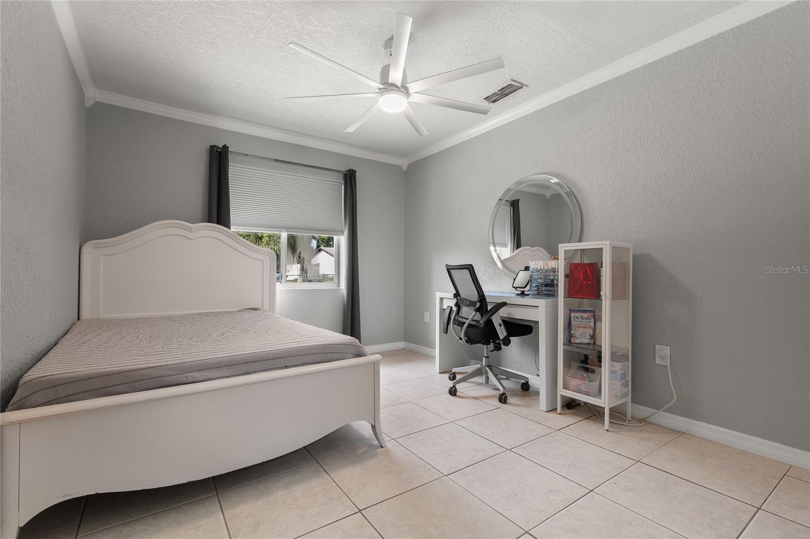 Image 17 of 26 For 1735 4th Avenue E