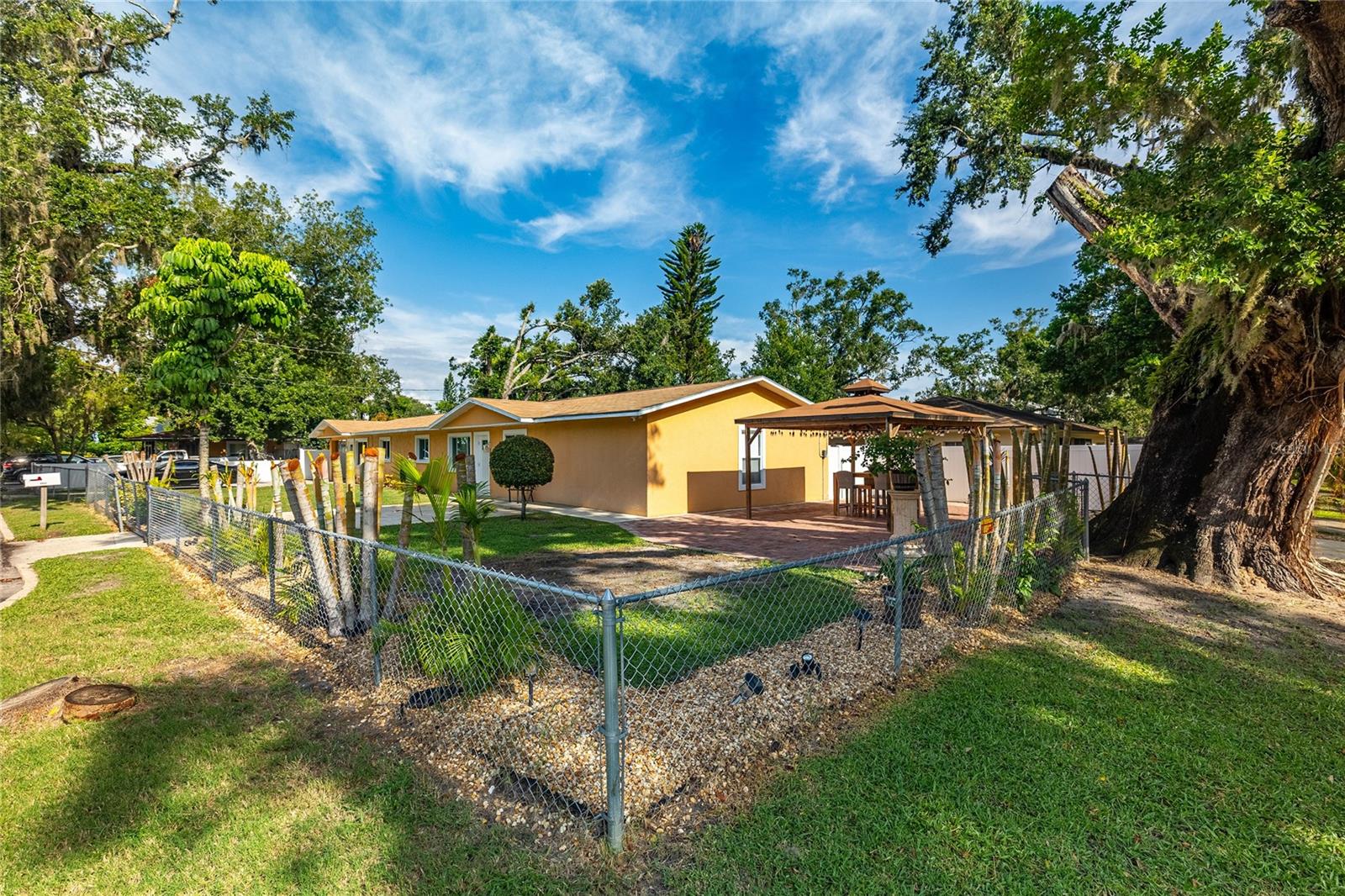 Image 2 of 26 For 1735 4th Avenue E