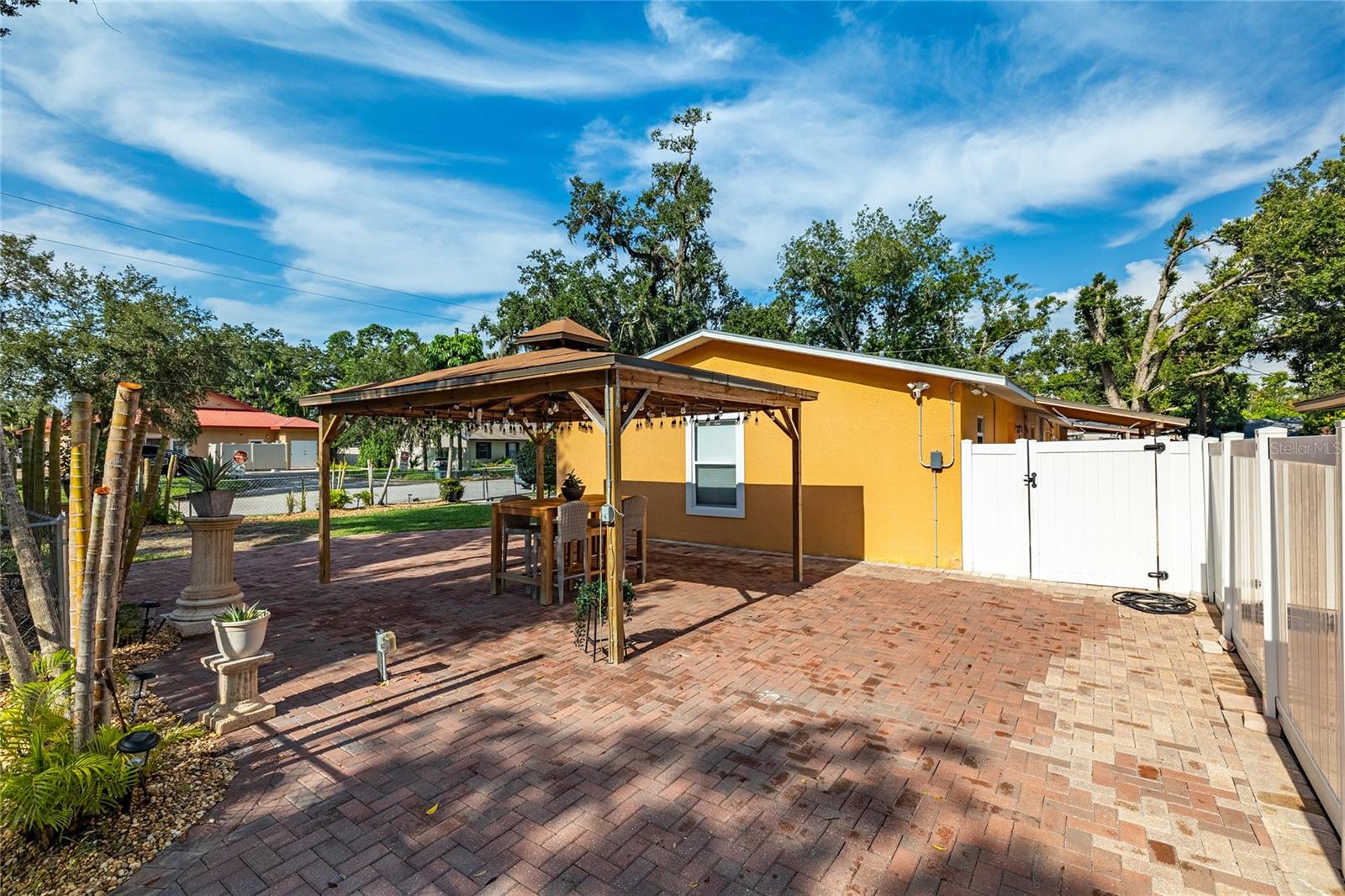 Image 24 of 26 For 1735 4th Avenue E