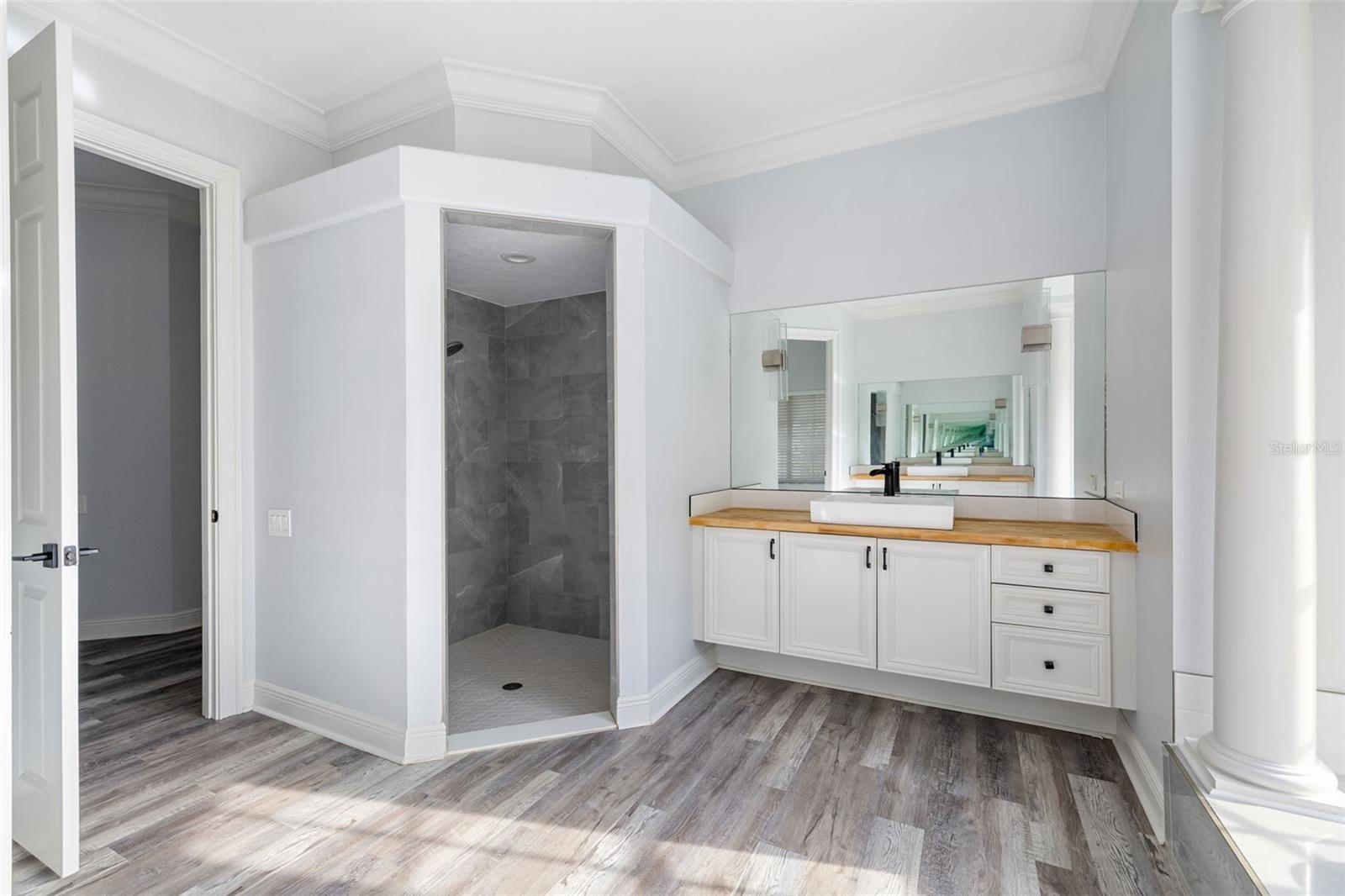 Image 38 of 100 For 7803 Mathern Court