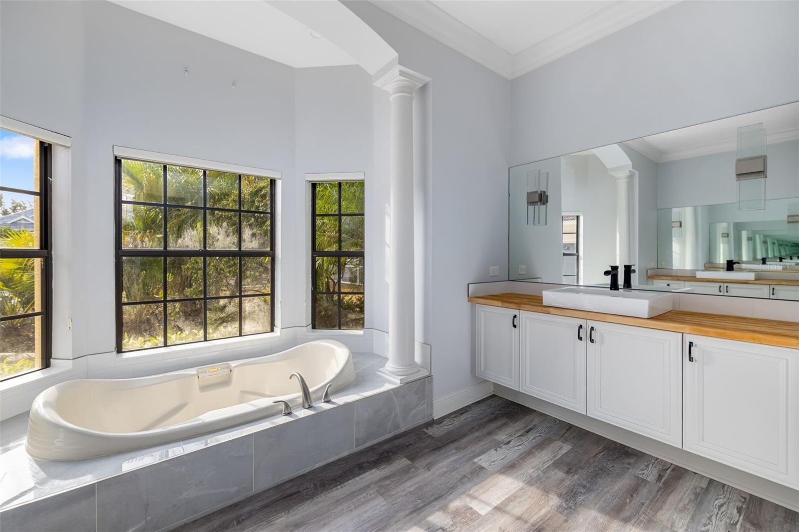 Image 40 of 100 For 7803 Mathern Court