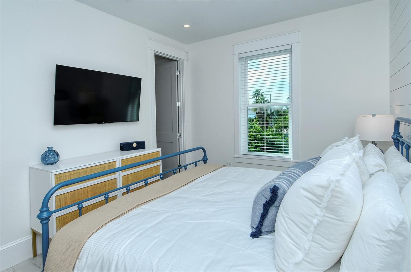 Image 52 of 99 For 2406 Avenue C