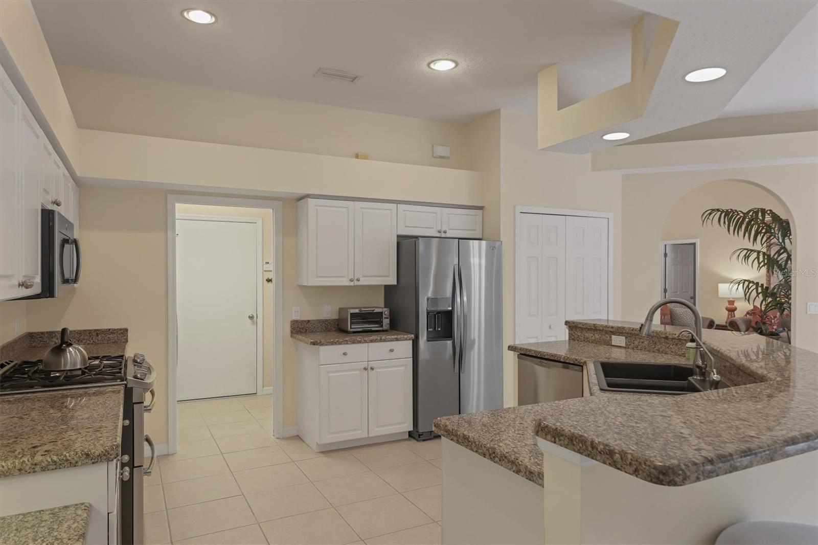 Image 14 of 77 For 7354 Eaton Court