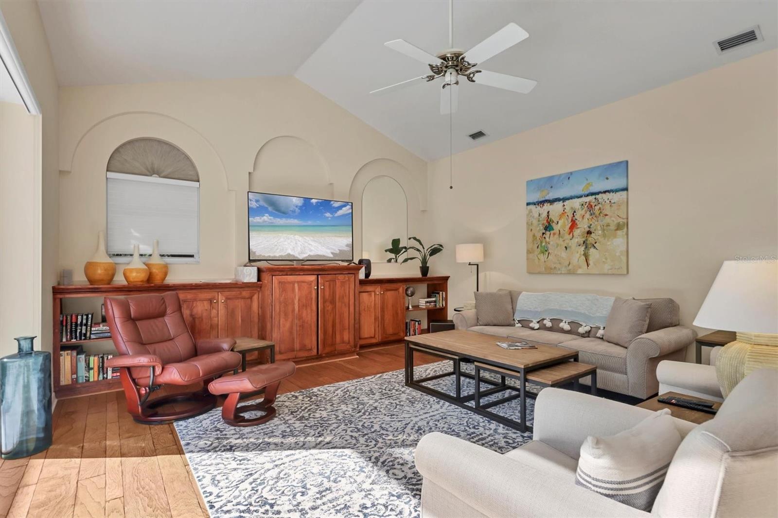 Image 17 of 77 For 7354 Eaton Court