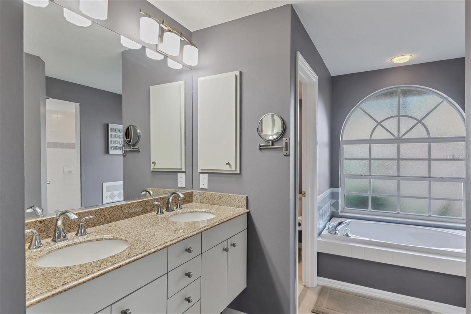 Image 22 of 77 For 7354 Eaton Court