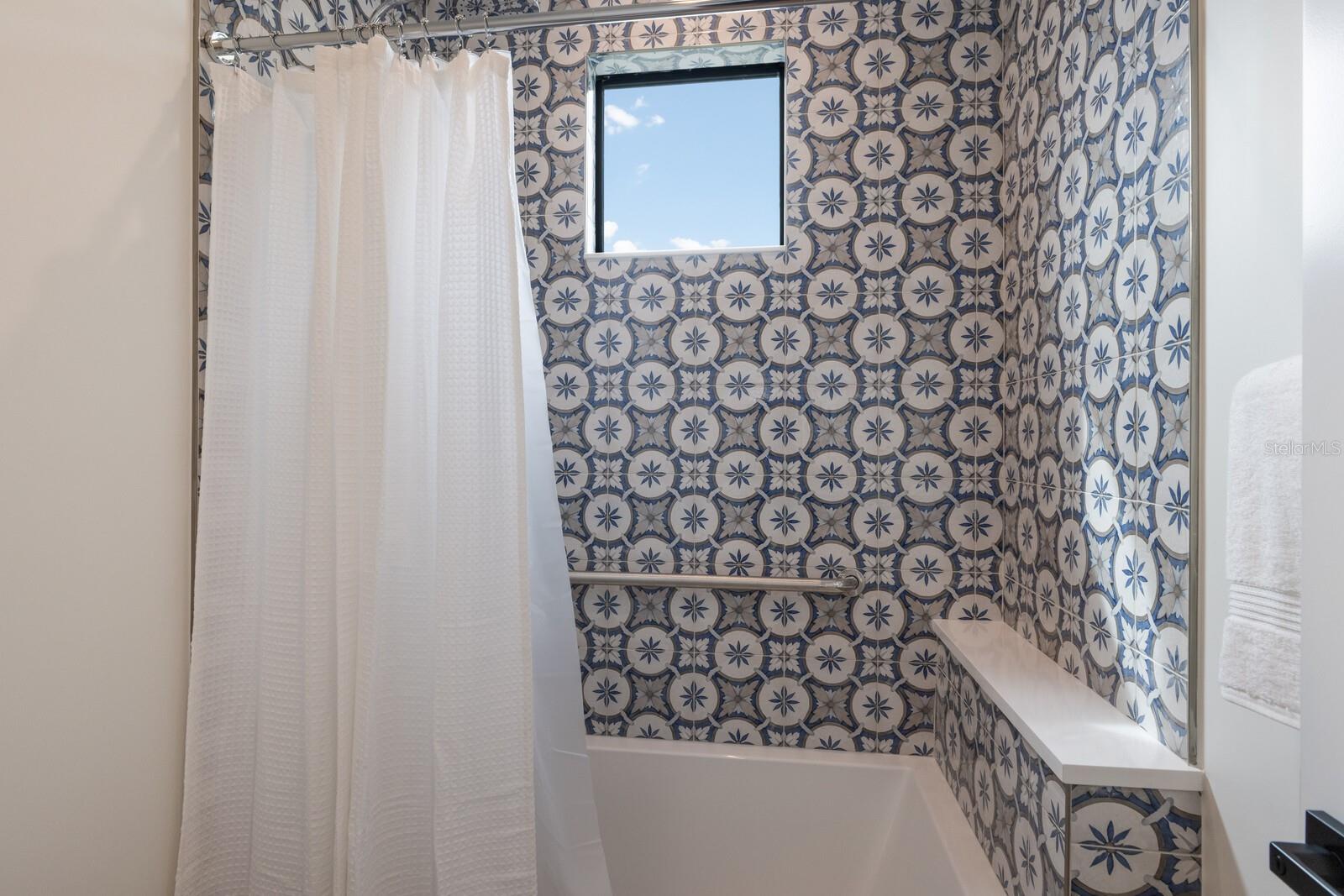 Image 23 of 100 For 2415 Avenue B