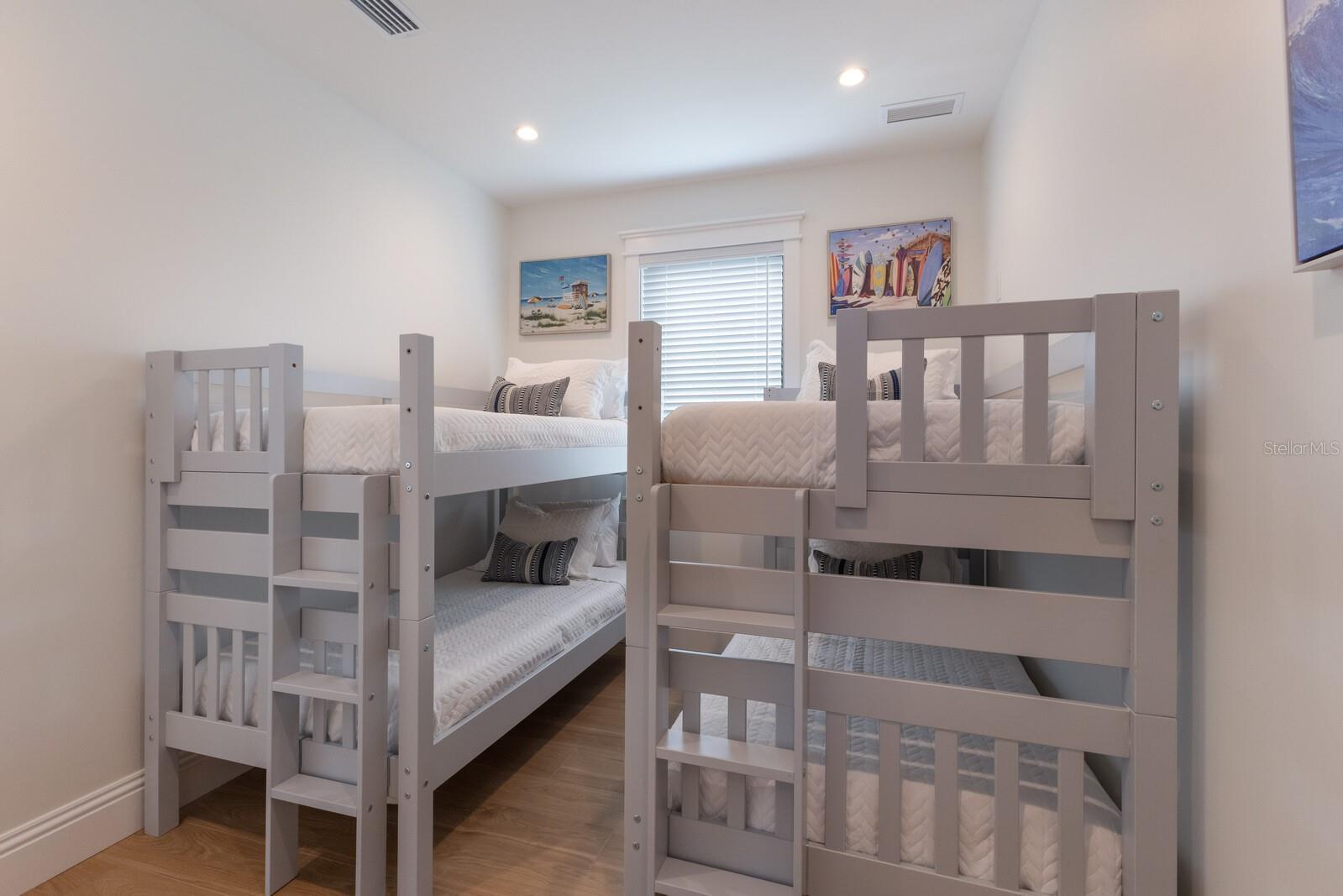 Image 25 of 100 For 2415 Avenue B