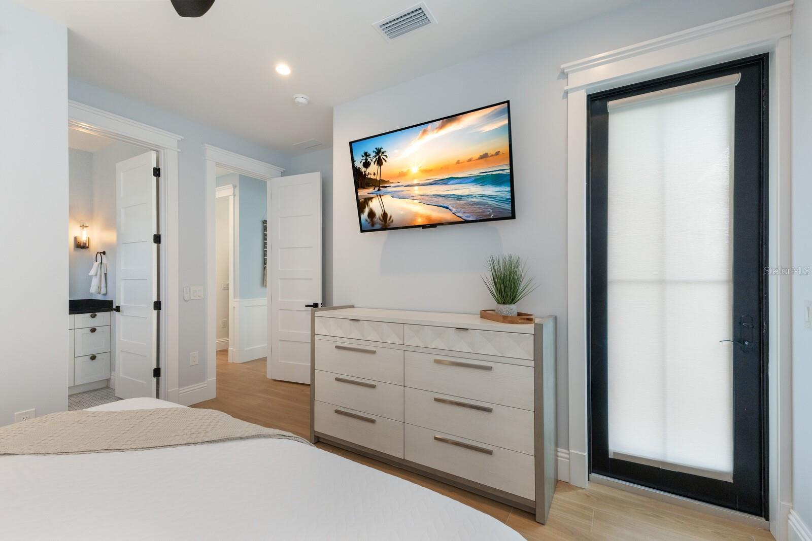 Image 27 of 100 For 2415 Avenue B