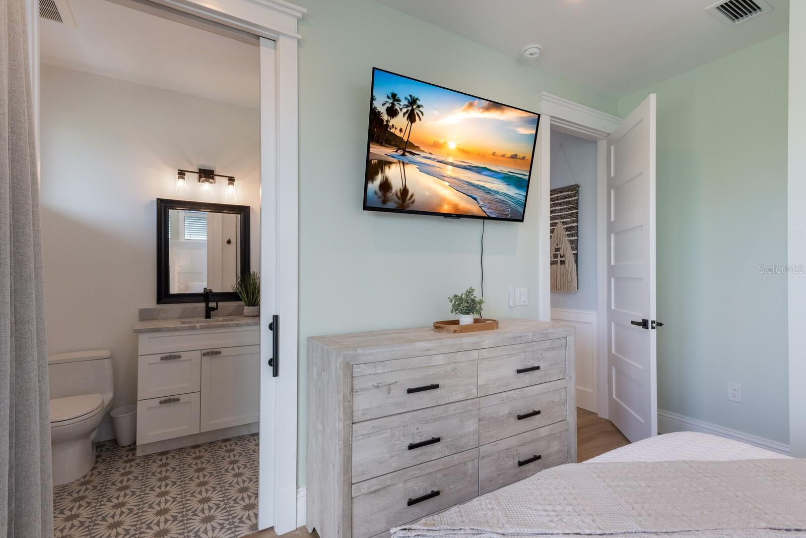 Image 30 of 100 For 2415 Avenue B