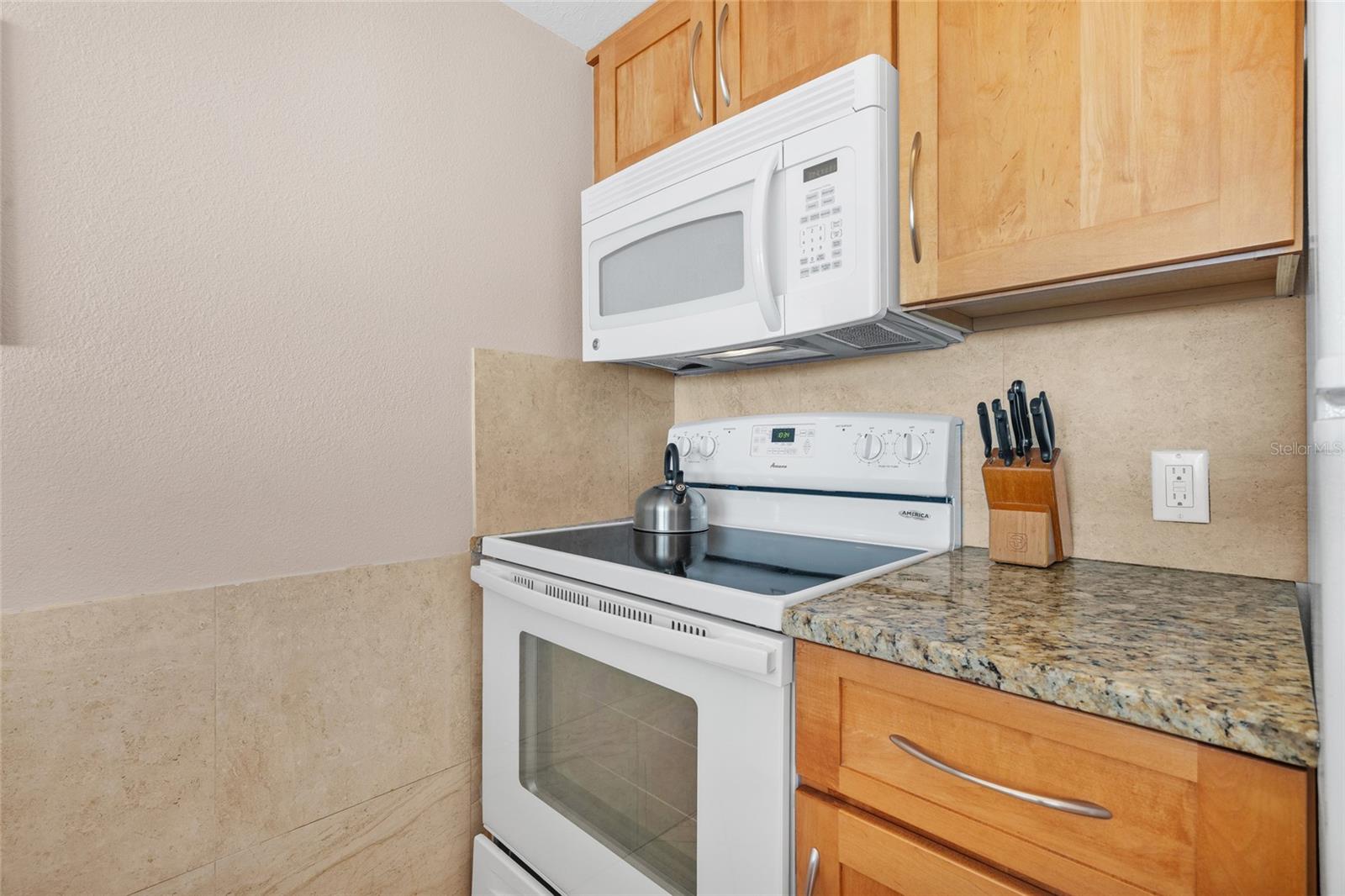 Image 14 of 48 For 5966 Midnight Pass Road G118