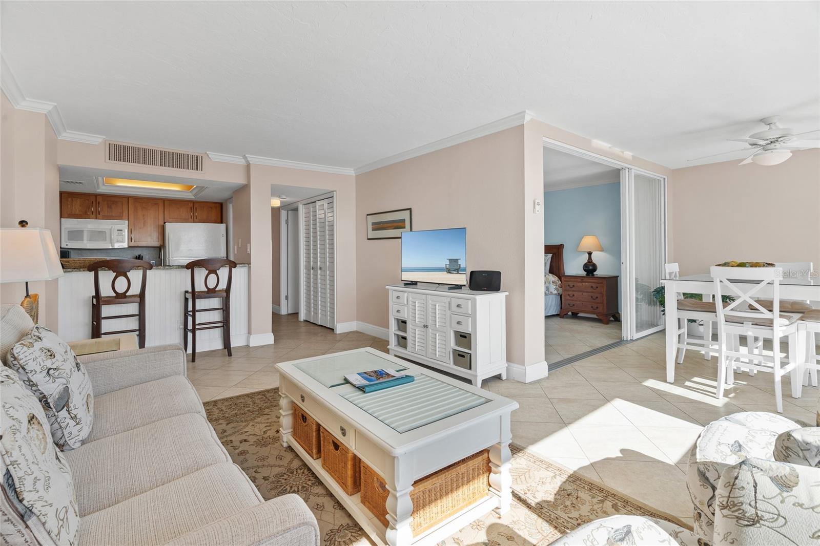 Image 26 of 48 For 5966 Midnight Pass Road G118