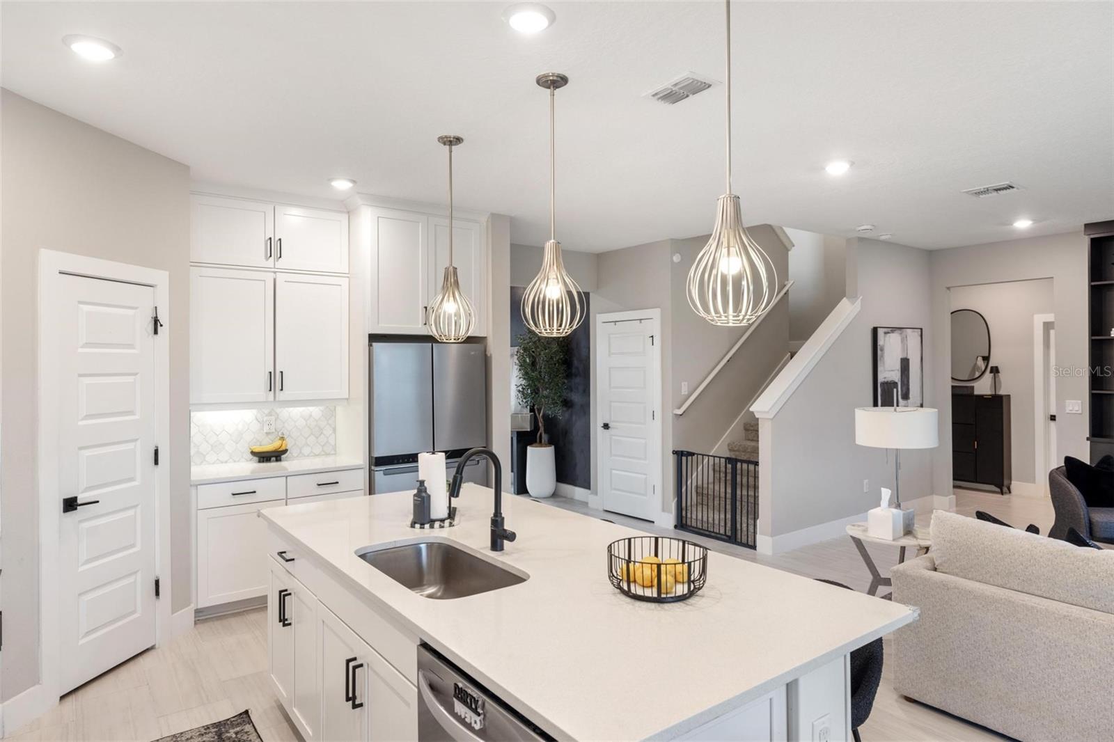 Image 19 of 60 For 13815 Green Hammock Place