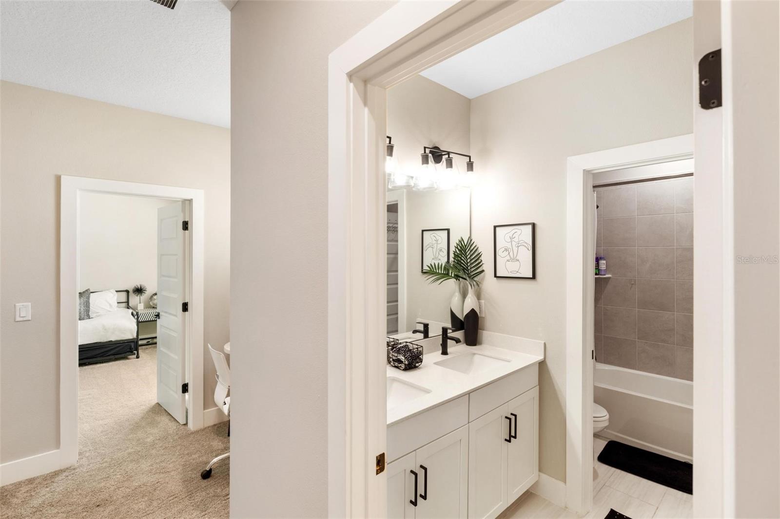 Image 36 of 60 For 13815 Green Hammock Place