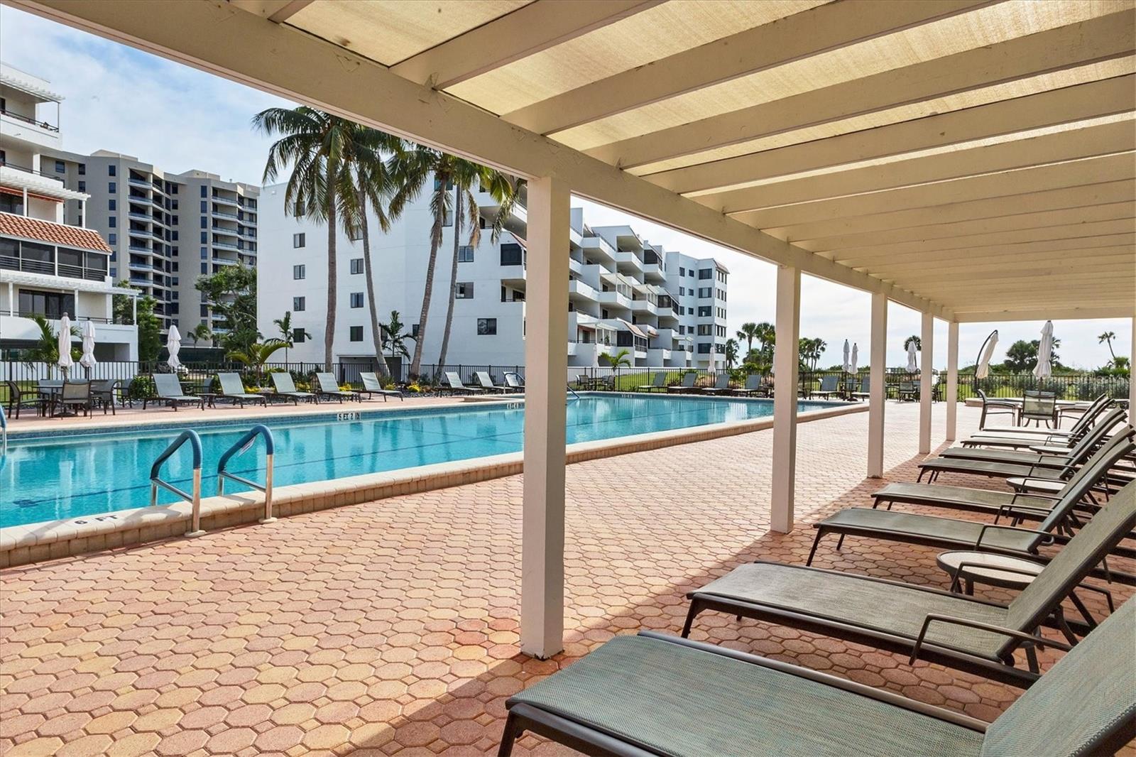 Image 30 of 51 For 1425 Gulf Of Mexico Drive 208