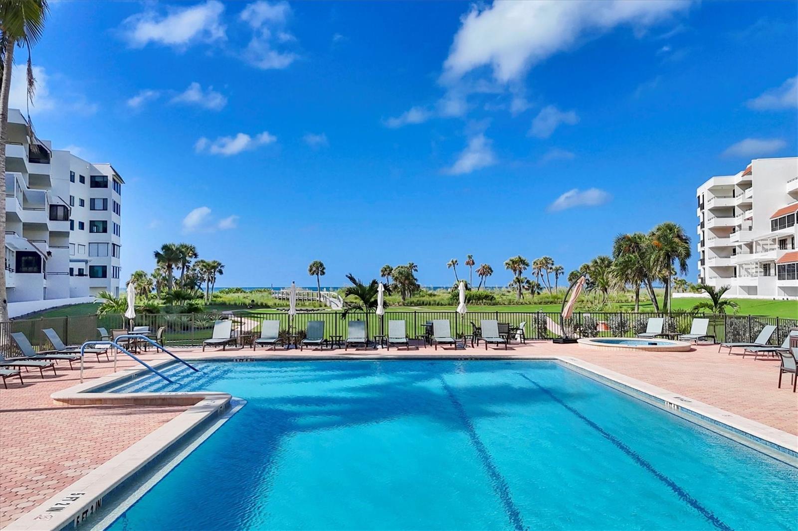 Image 32 of 51 For 1425 Gulf Of Mexico Drive 208