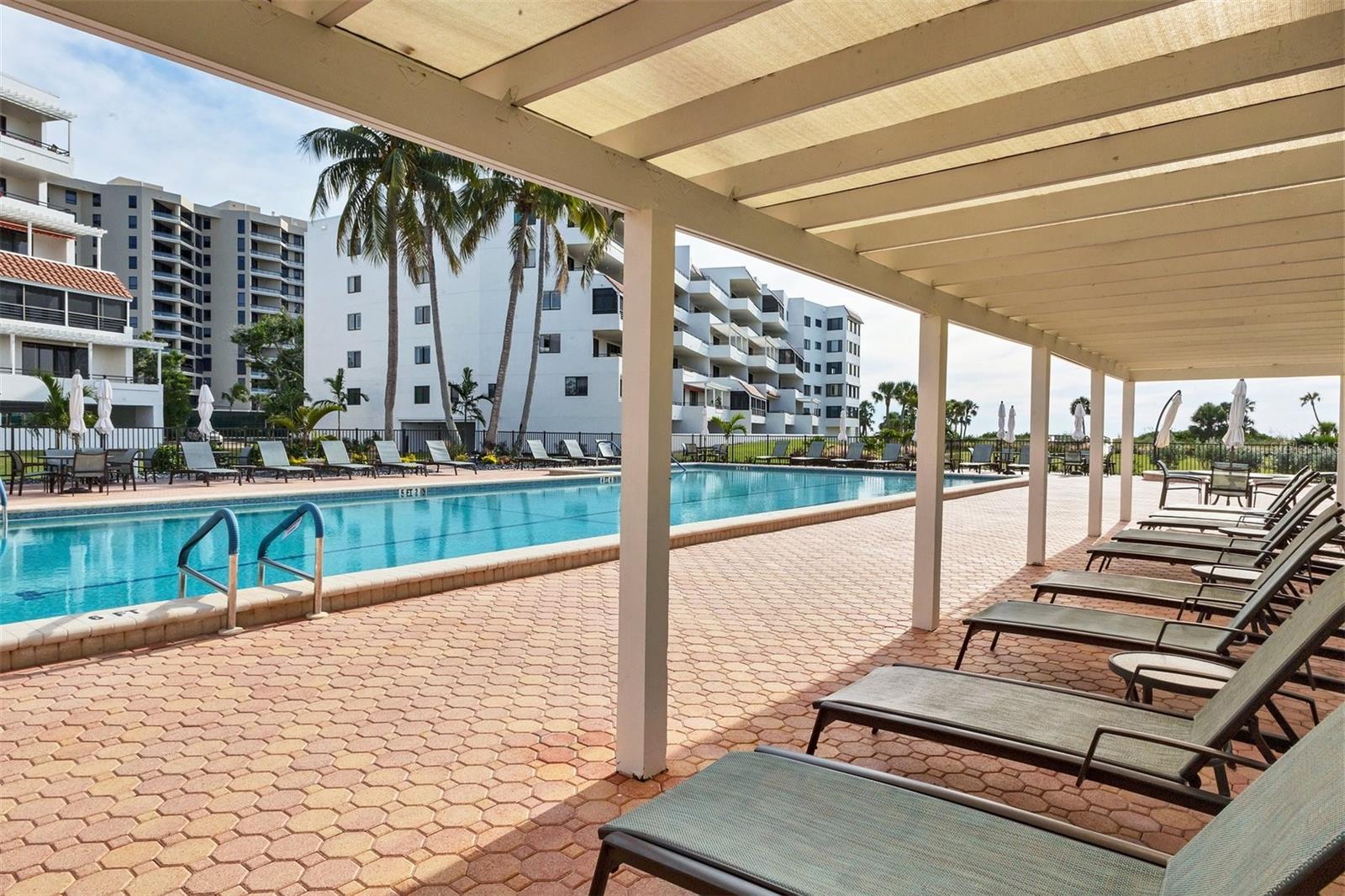 Image 34 of 51 For 1425 Gulf Of Mexico Drive 208