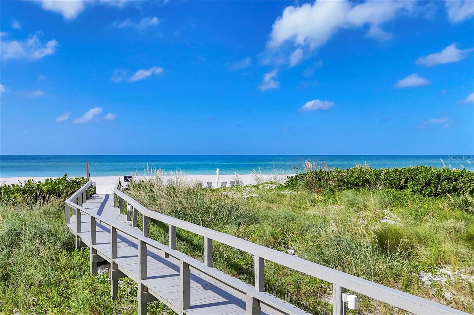 Image 36 of 51 For 1425 Gulf Of Mexico Drive 208