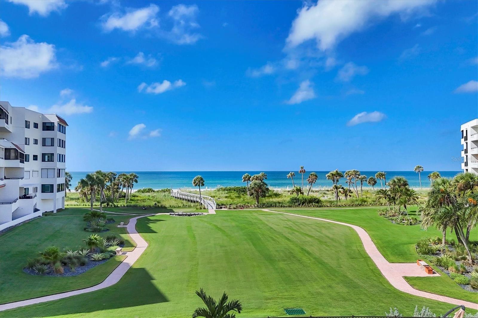 Image 41 of 51 For 1425 Gulf Of Mexico Drive 208