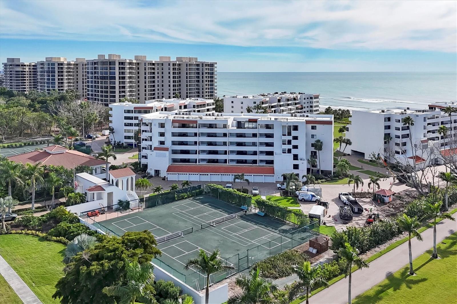 Image 42 of 51 For 1425 Gulf Of Mexico Drive 208