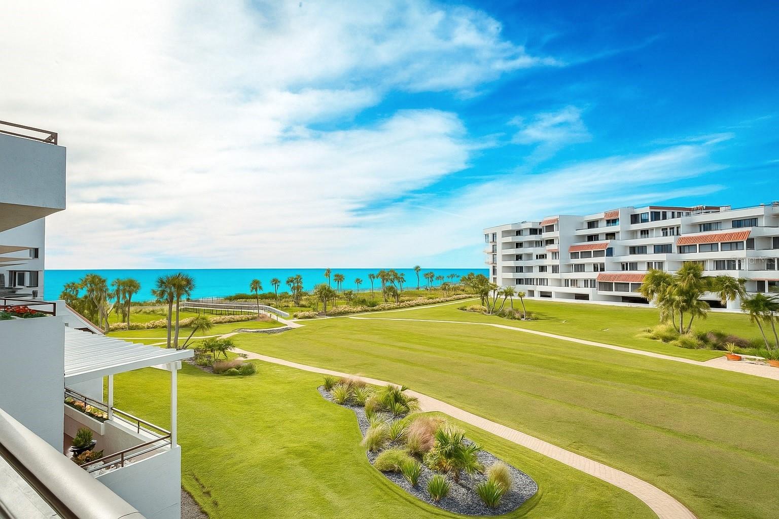 Image 6 of 51 For 1425 Gulf Of Mexico Drive 208