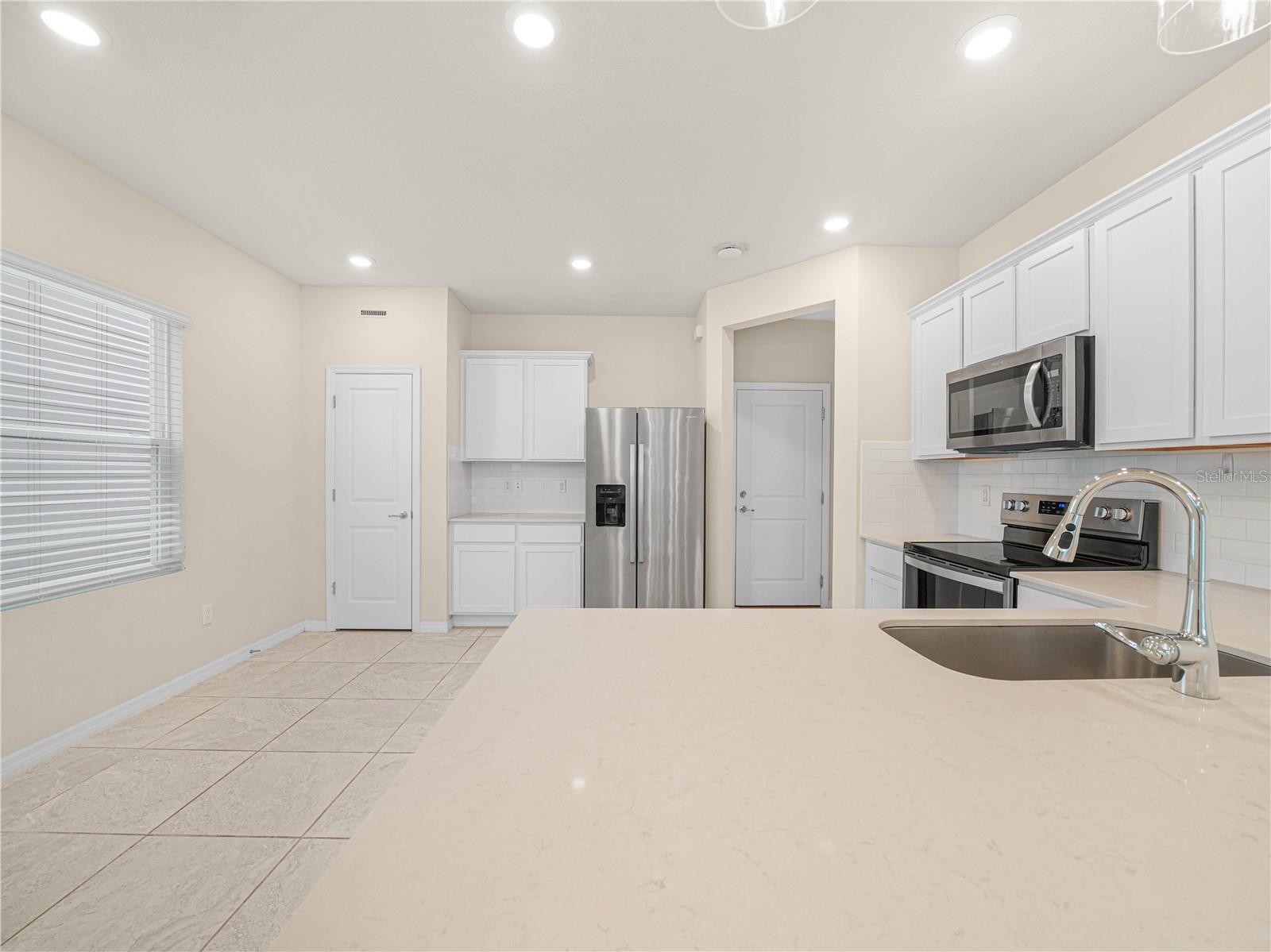 Image 19 of 42 For 4580 Sparkling Shell Avenue