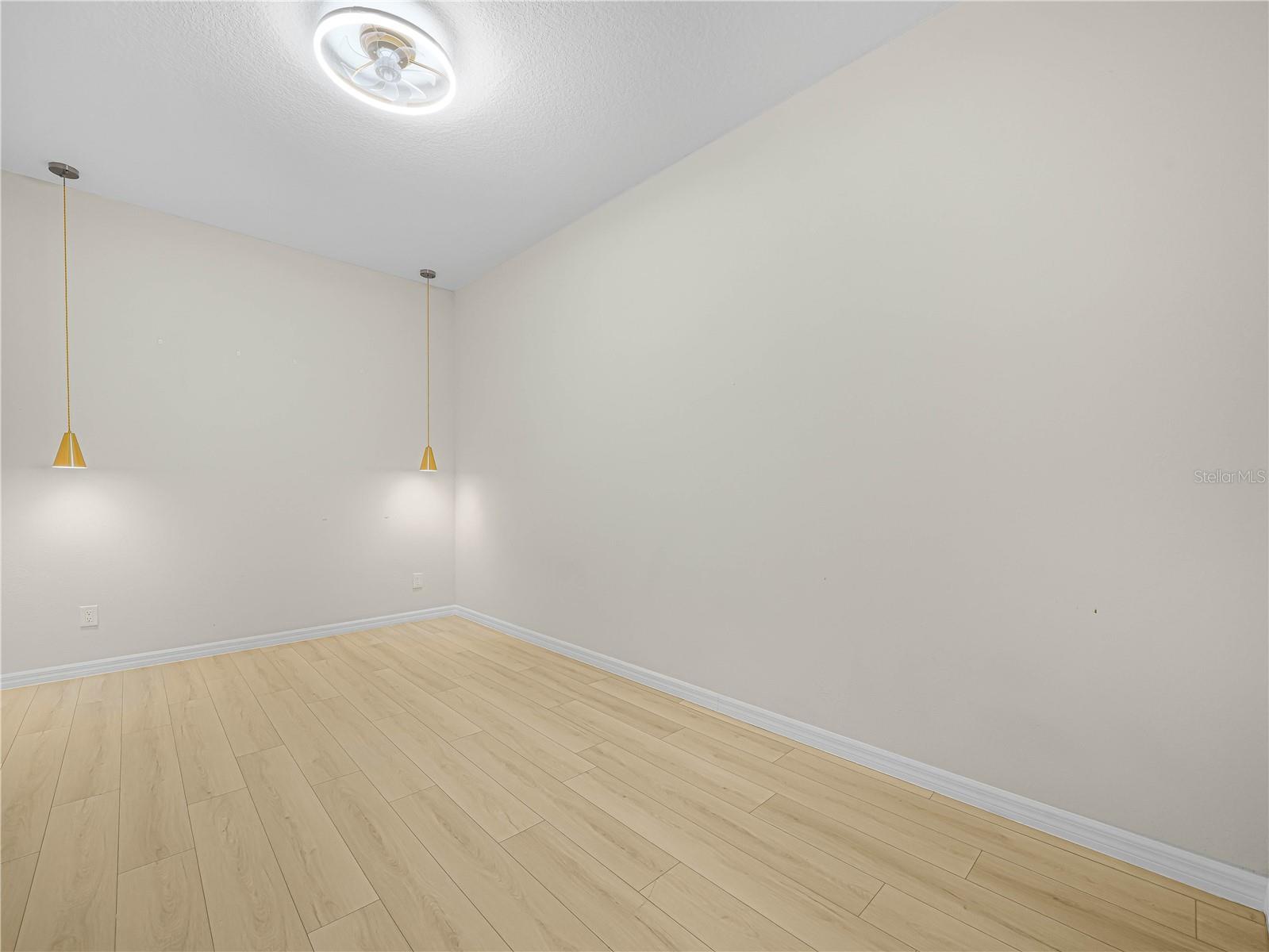 Image 25 of 42 For 4580 Sparkling Shell Avenue