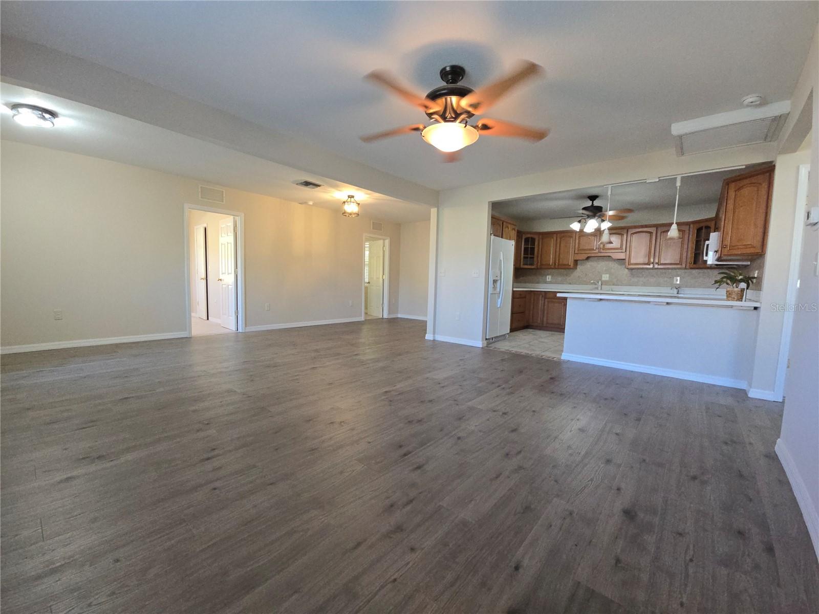 Image 4 of 29 For 613 Casabella Drive