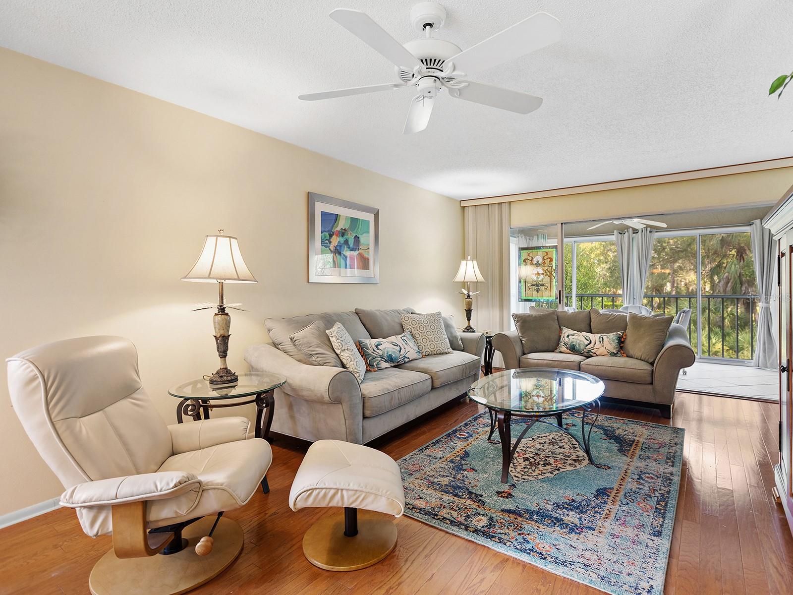 Image 12 of 42 For 4415 Longmeadow 44