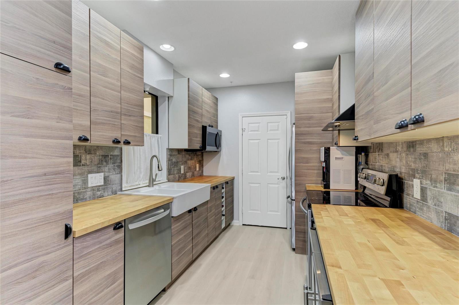 Image 13 of 49 For 4024 Overture Circle 486