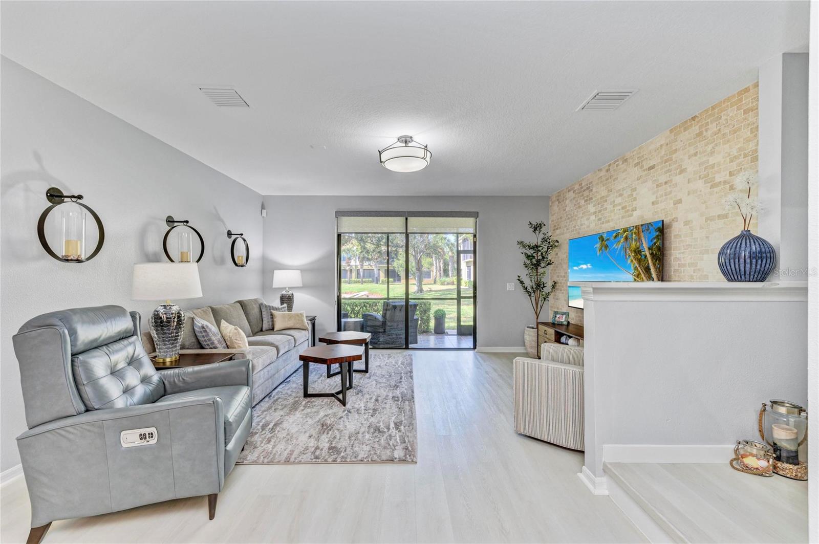 Image 6 of 49 For 4024 Overture Circle 486