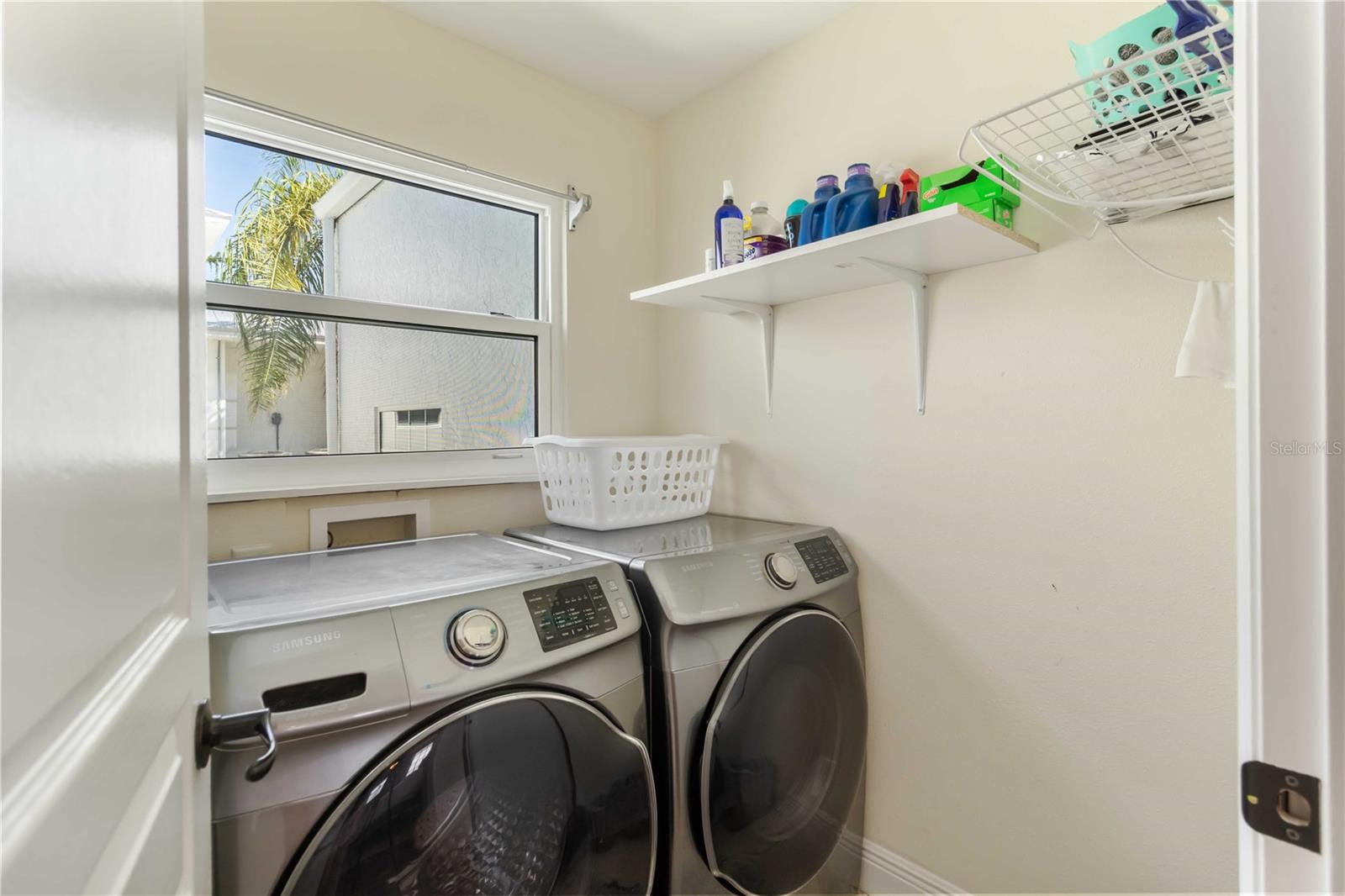 Image 13 of 47 For 1521 Siesta Drive