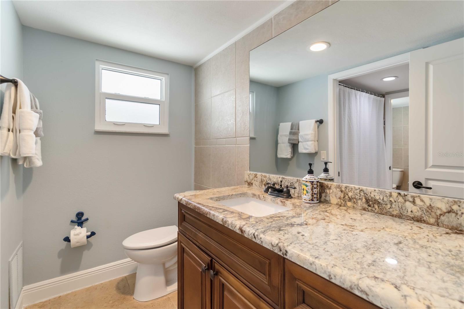 Image 18 of 47 For 1521 Siesta Drive