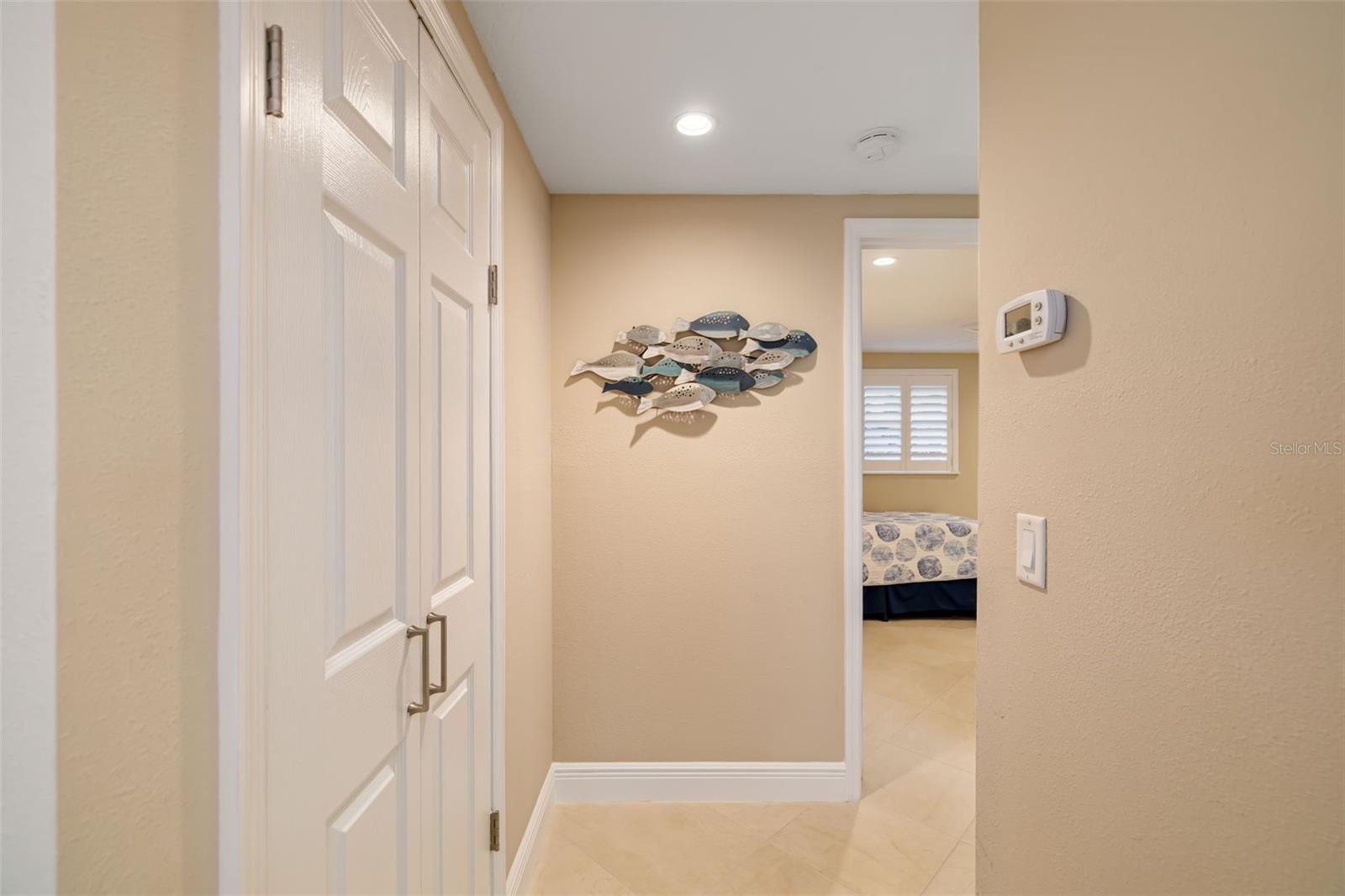 Image 21 of 70 For 6140 Midnight Pass Road A10