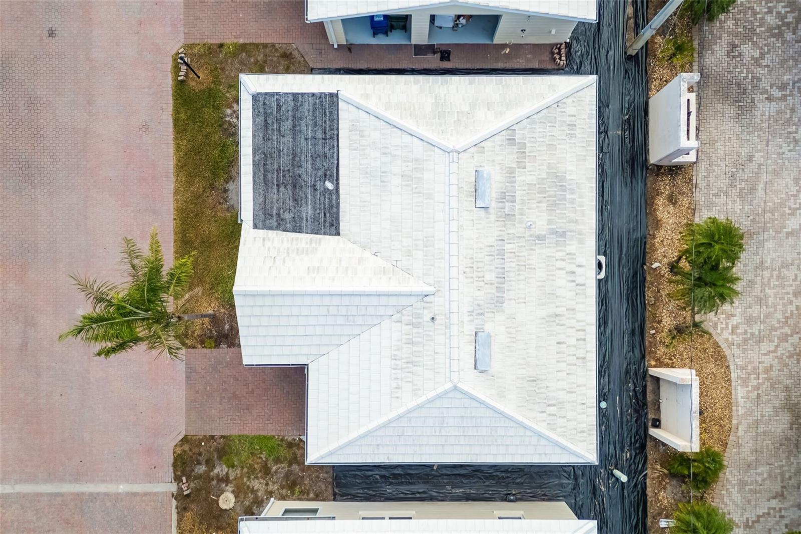 Image 34 of 70 For 6140 Midnight Pass Road A10